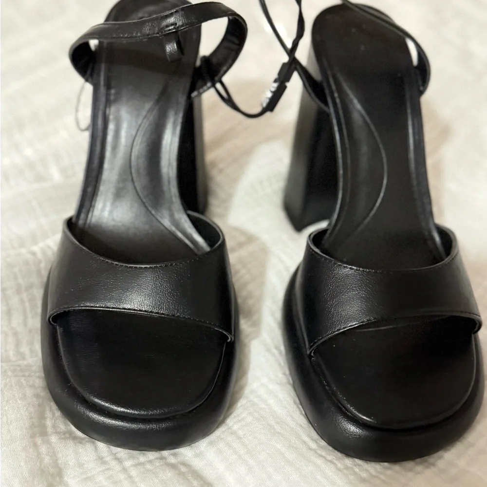 Elegant Black Women's Sandals